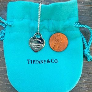 *BRAND NEW*Authentic Tiffany and Co. small heart pendant with 16 inch necklace